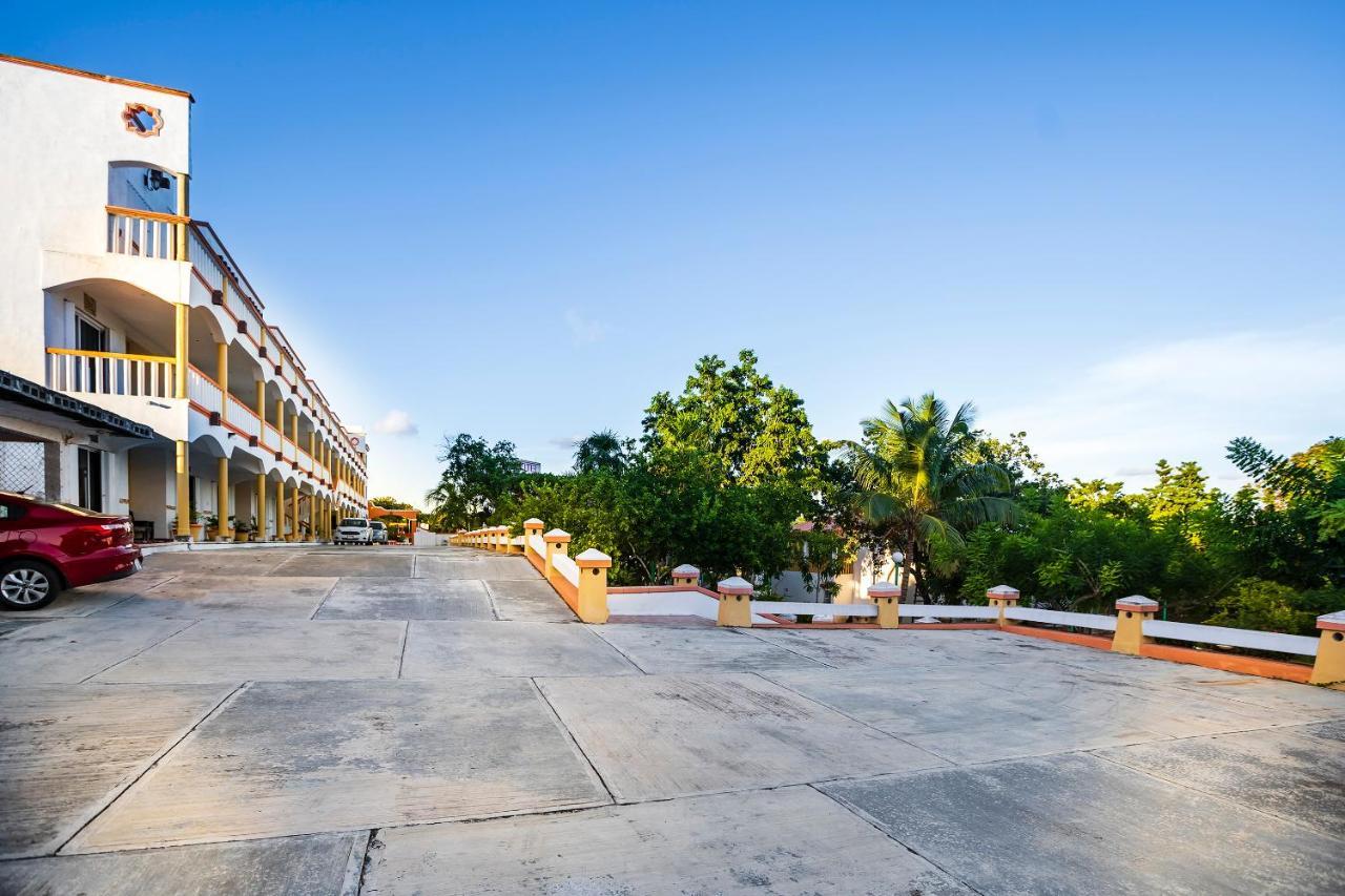 Capital O Oxtankah,Chetumal Bay Hotel Calderitas Exterior photo